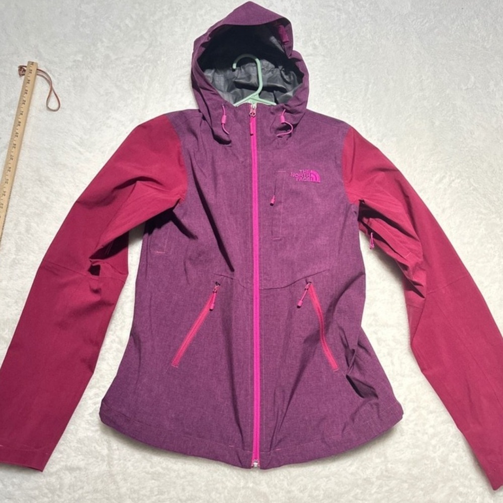 The North Face HyVent 2.5L Womens Jacket Purple Pink Hooded Jacket Size S/P